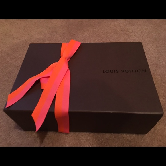 Louis Vuitton peep toe pumps. Wore only 3 times. - Picture 3 of 3